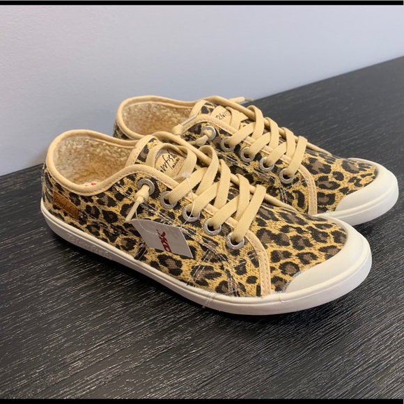 blowfish cheetah print shoes